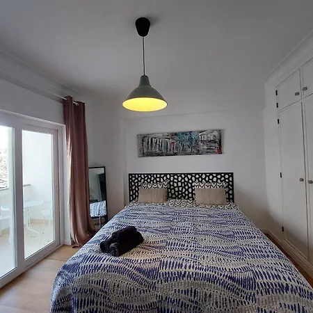 Praia Dona Ana - Bedrooms In Shared Apartment * Lagos