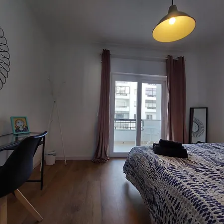 Praia Dona Ana - Bedrooms In Shared Apartment