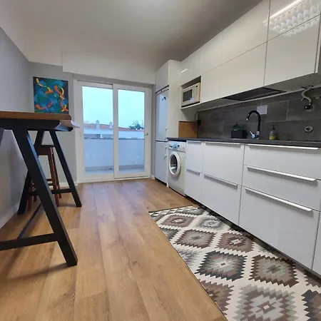 Kwatera prywatna Praia Dona Ana - Bedrooms In Shared Apartment Lagos