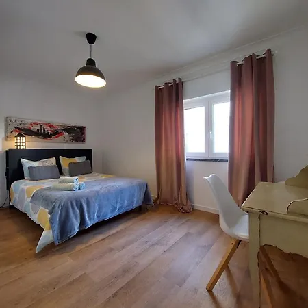 Praia Dona Ana - Bedrooms In Shared Apartment