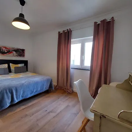 Praia Dona Ana - Bedrooms In Shared Apartment Kwatera prywatna Lagos